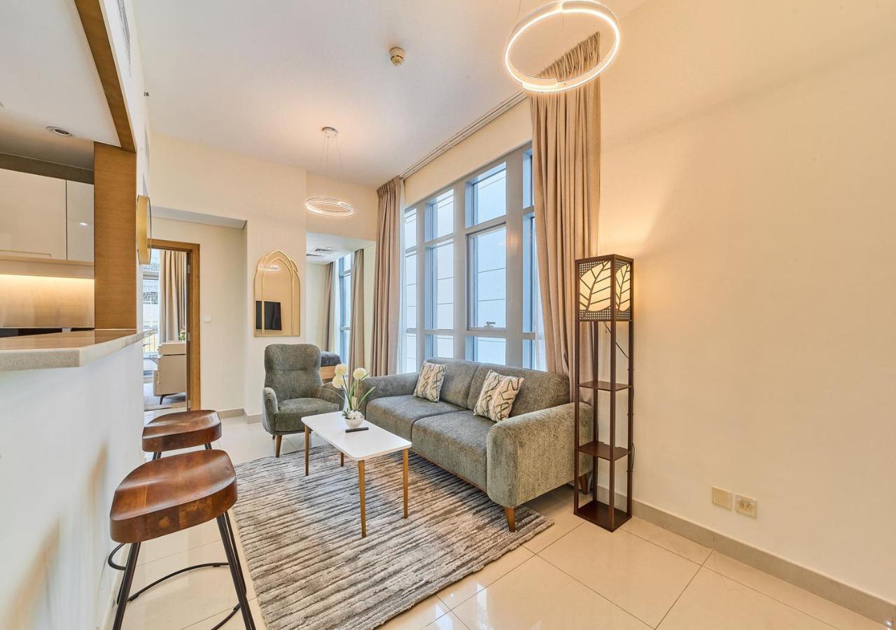 Golden Homes Luxe Living Claren Tower 1br Study Near Mall Downtown Дубай