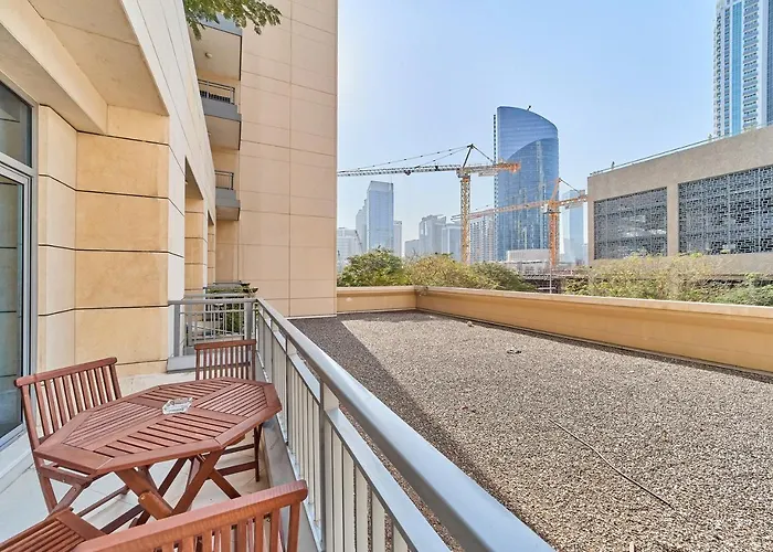Golden Homes Luxe Living Claren Tower 1Br Plus Study Room Near Dubai Mall Downtown Dubai