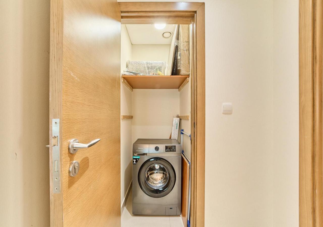Holiday home Golden Homes Luxe Living Claren Tower 1br Study Near Mall Downtown Dubai